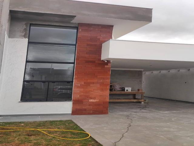 #60 - Casa para Venda em Sarandi - PR - 2