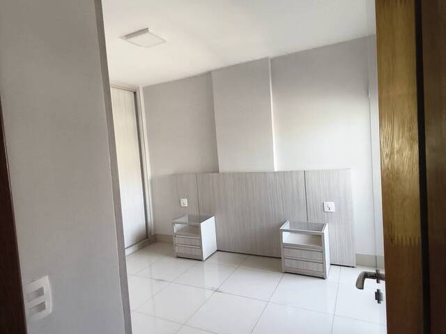 #117 - Apartamento para Venda em Maringá - PR - 2